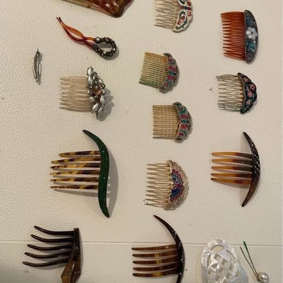Lot of vintage hair accessories main image 7